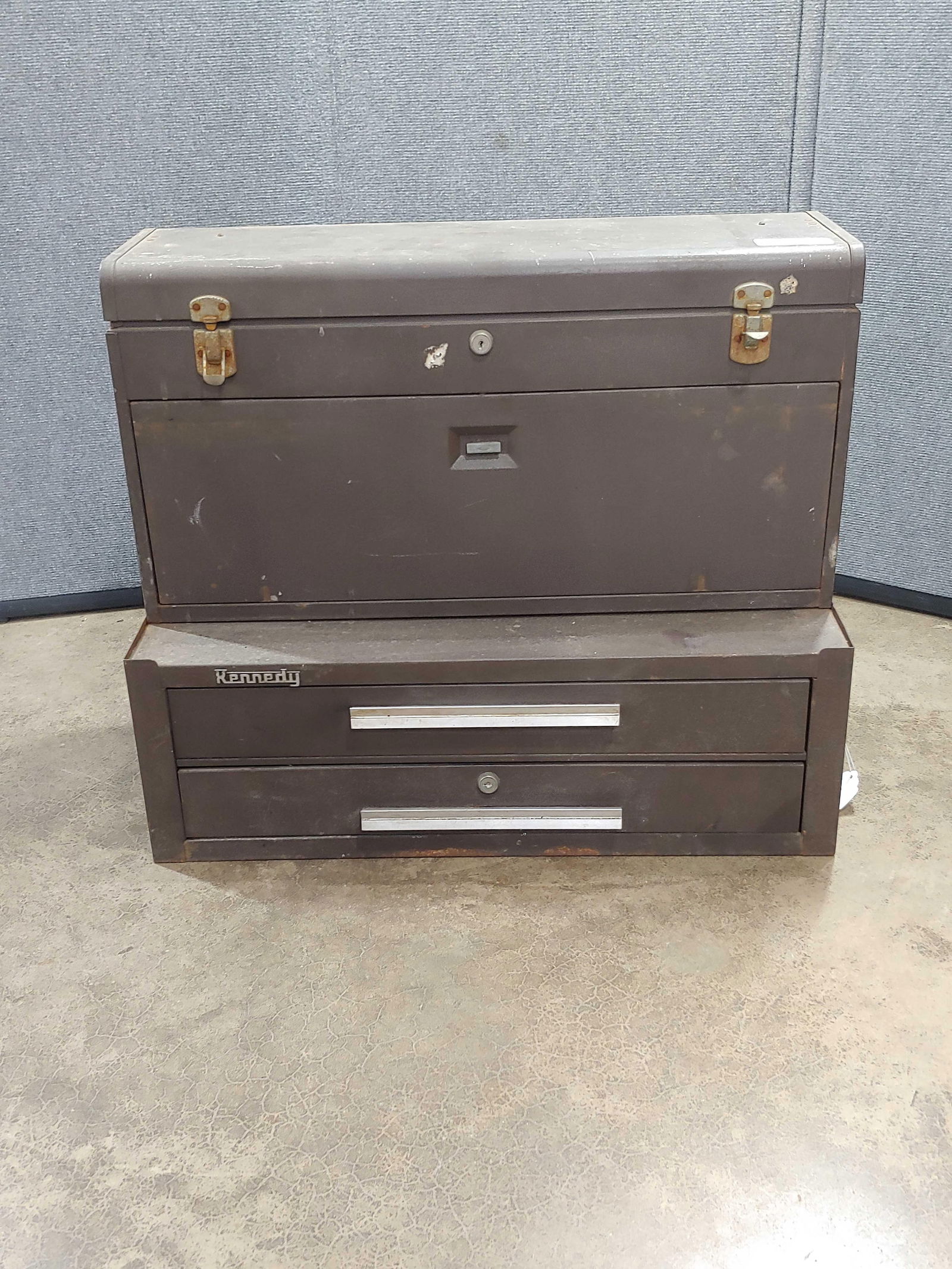 KENNEDY METAL MACHINIST CHEST AND TOOL BOX (1 of 10)