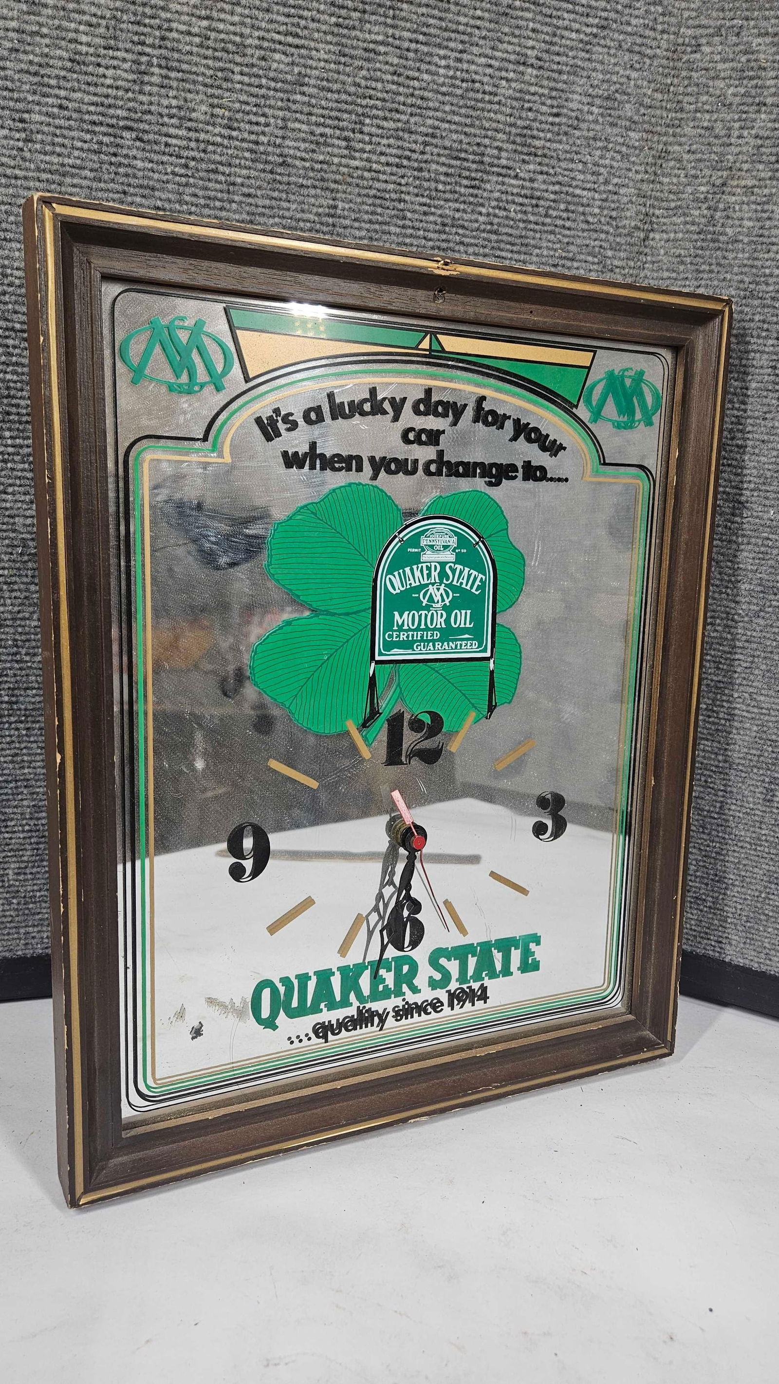 QUAKER STATE MOTOR OIL CLOCK (1 of 4)