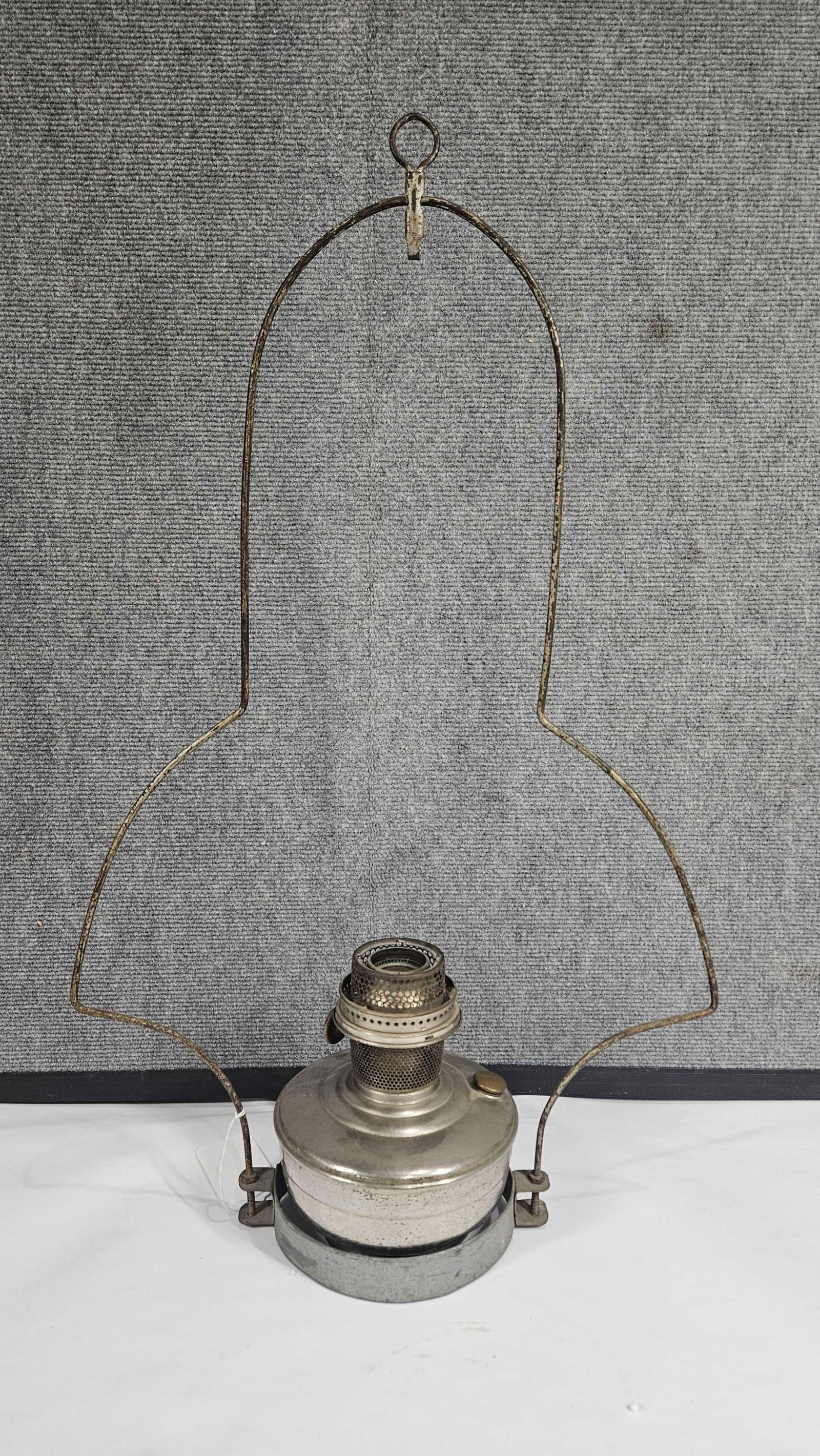 ALADDIN OIL LAMP WITH HANGING BRACKET (1 of 5)