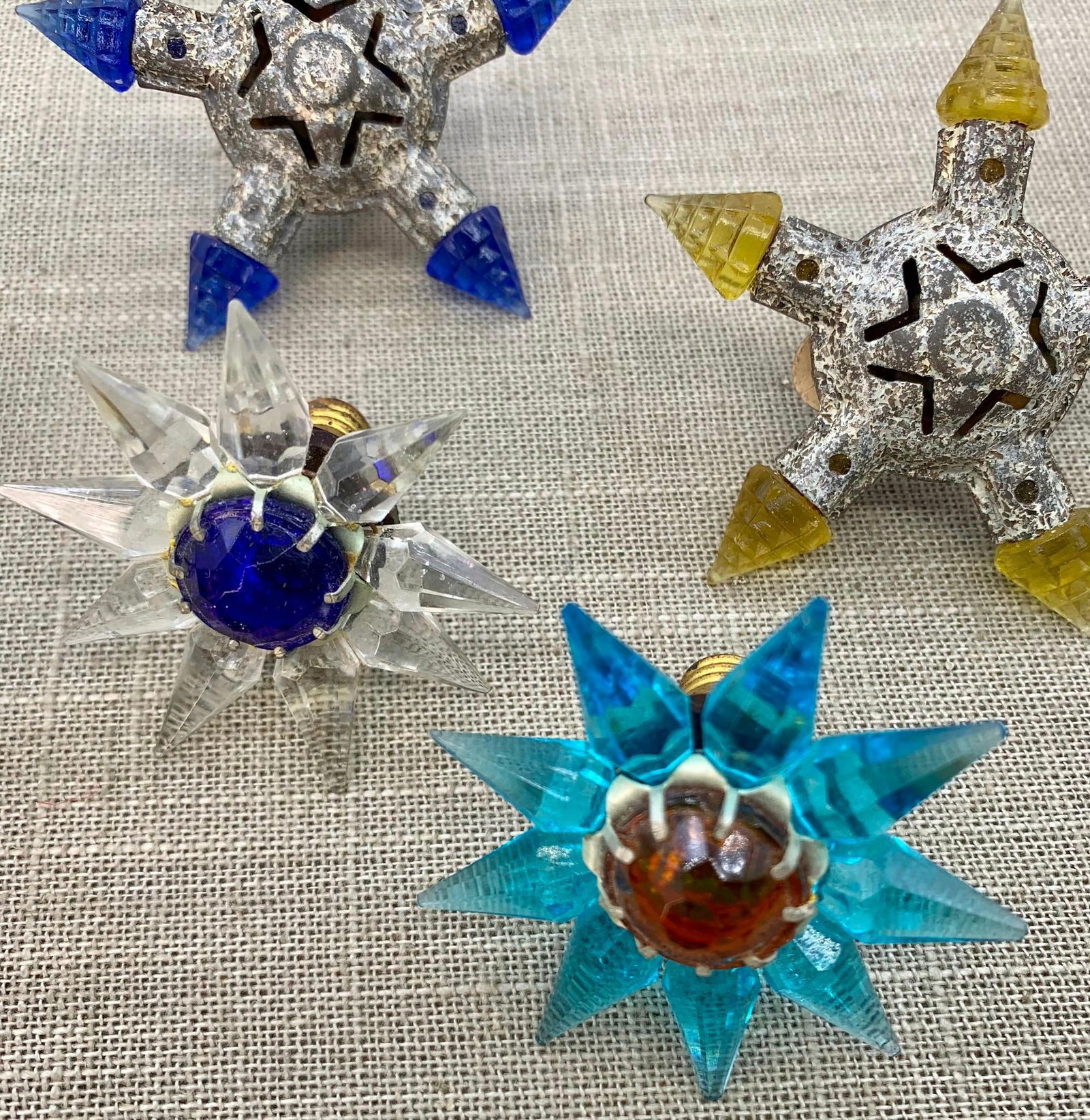 8 pc 1930s Matchless Wonder & Krystal Star Christmas Tree Light Strand Bulbs & Old AMICO Santa Box. (1 of 8)