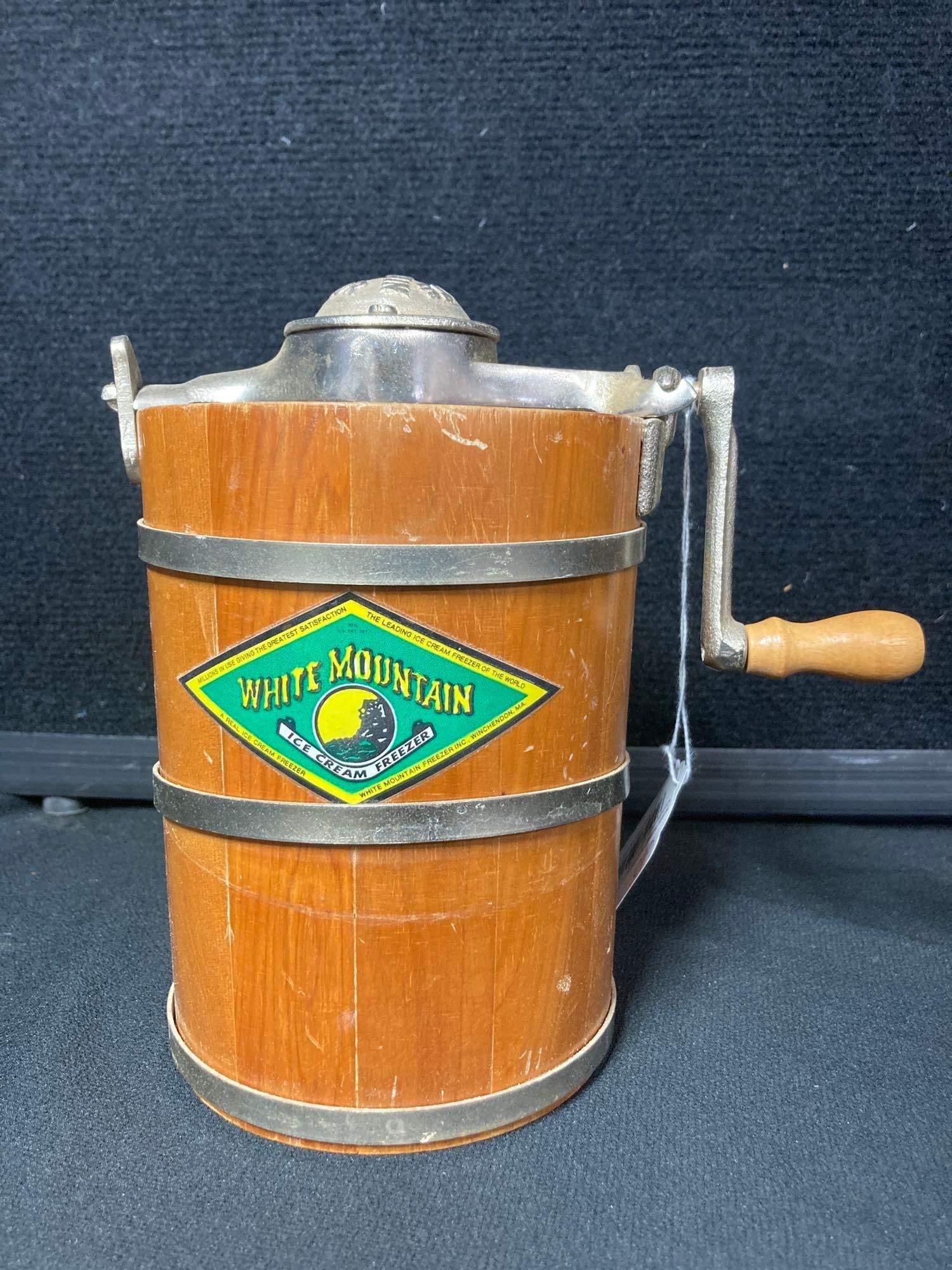 WHITE MOUNTAIN JR ICE CREAM FREEZER: GEARS WORK WELL. 7.5 INCHES TALL