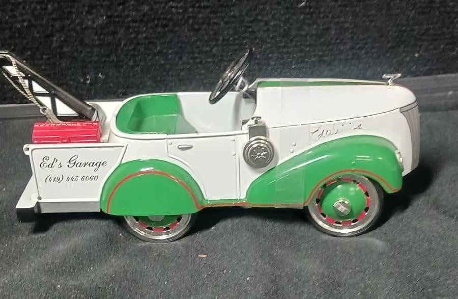 1940 GENDRON TOW TRUCK MINI PEDAL CAR (1 of 4)