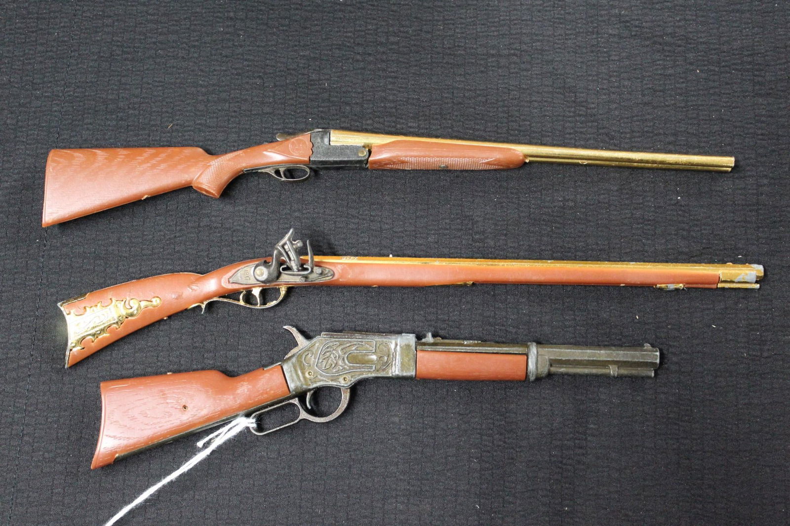 3 MINIATURE MARX RIFLES (1 of 4)
