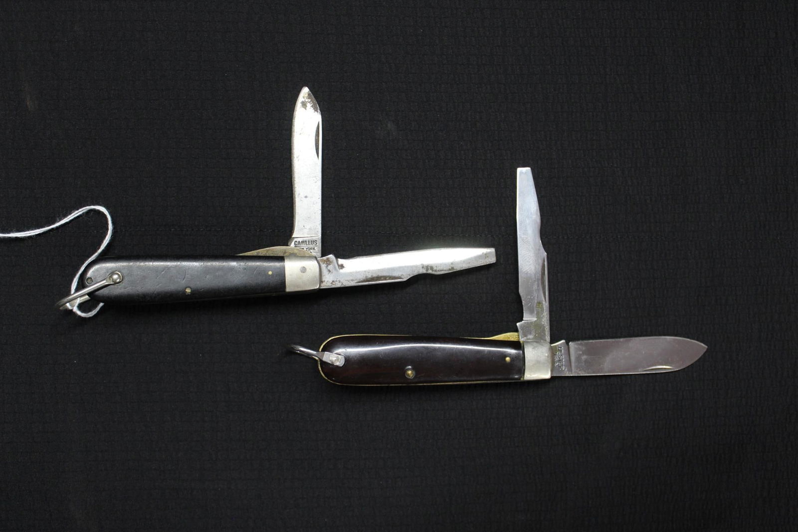 ULSTER AND CAMILLUS POCKET KNIVES (1 of 4)