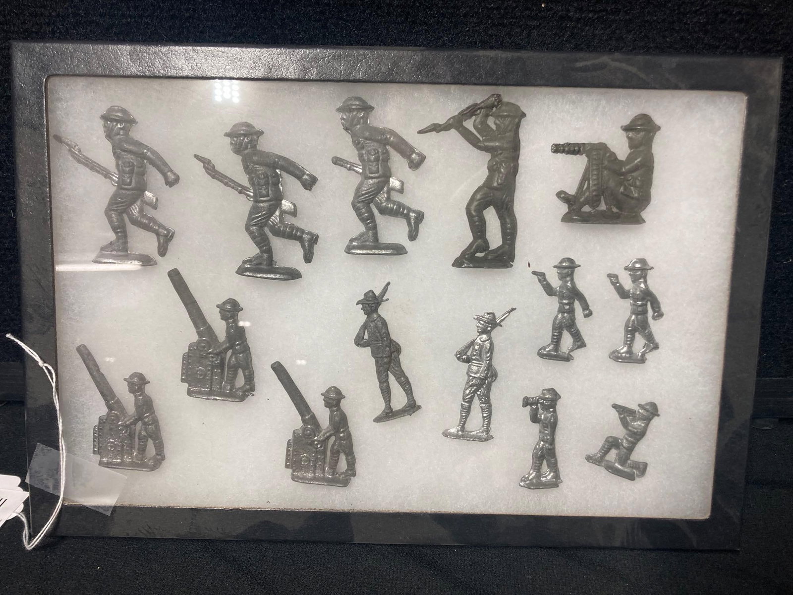 LEAD SOLDIERS: 14 PIECES, EACH ARE 1.5 TO 3 INCHES TALL