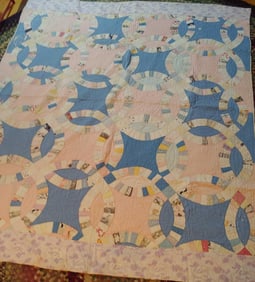 Double Wedding Ring quilt