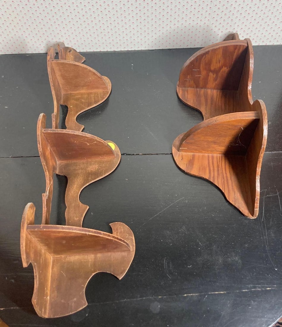 Pair of Wood Corner shelves: 15 and 20 inches long