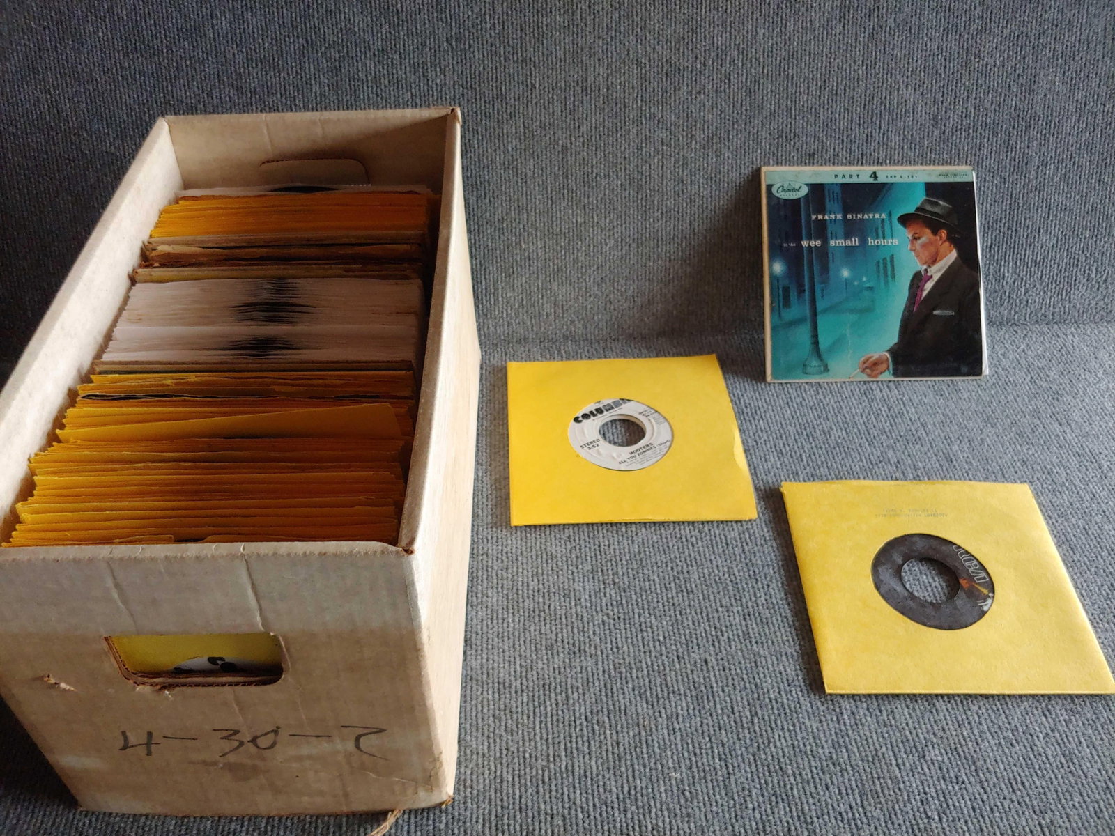 Elvis, Frank Sinatra, Aerosmith and other 45 records: Awesome collection of well known records. 50+