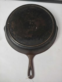No 10 Cast Iron Skillet