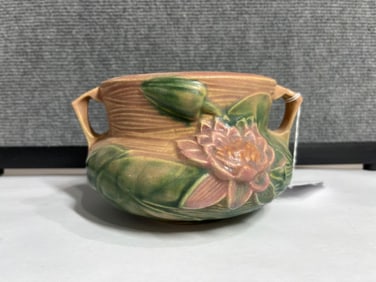 Roseville Double Handled Water lily Pottery