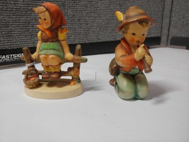 Little Tooter and Just Resting Goebel Hummels