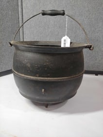 Erie Tri Leg Cast Iron Cauldron