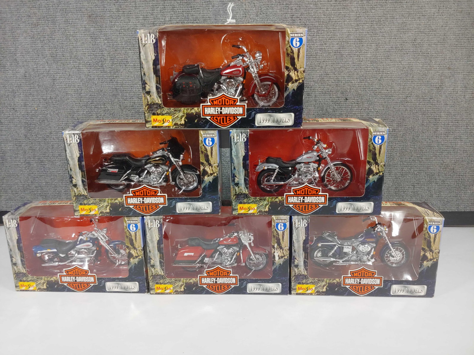Harley Davidson Model Motorcycles Series 6 (1 of 7)
