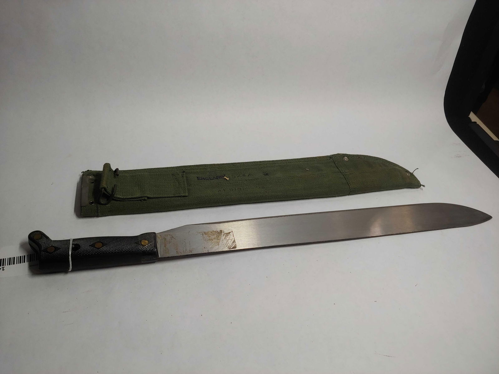 England 946A Machete: 18 inch blade with nylon sheath