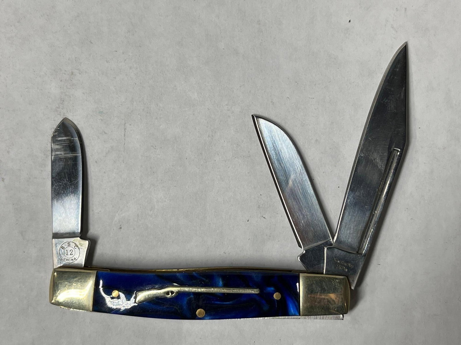 KENTUCKY RIFLE POCKET KNIFE WITH BLYE MARBLED AND RIFLE INLAY: This awesome Kentucky RIFLE multi tool knife has a 3" blade