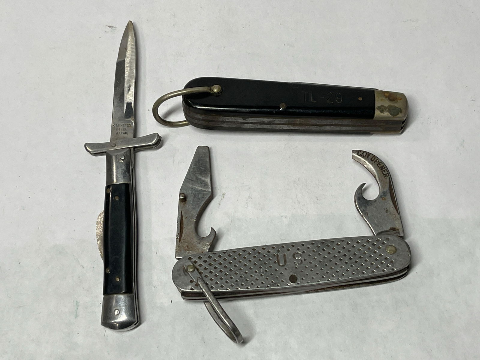 Camillus, US, and Dagger Pocket Knifes (1 of 4)