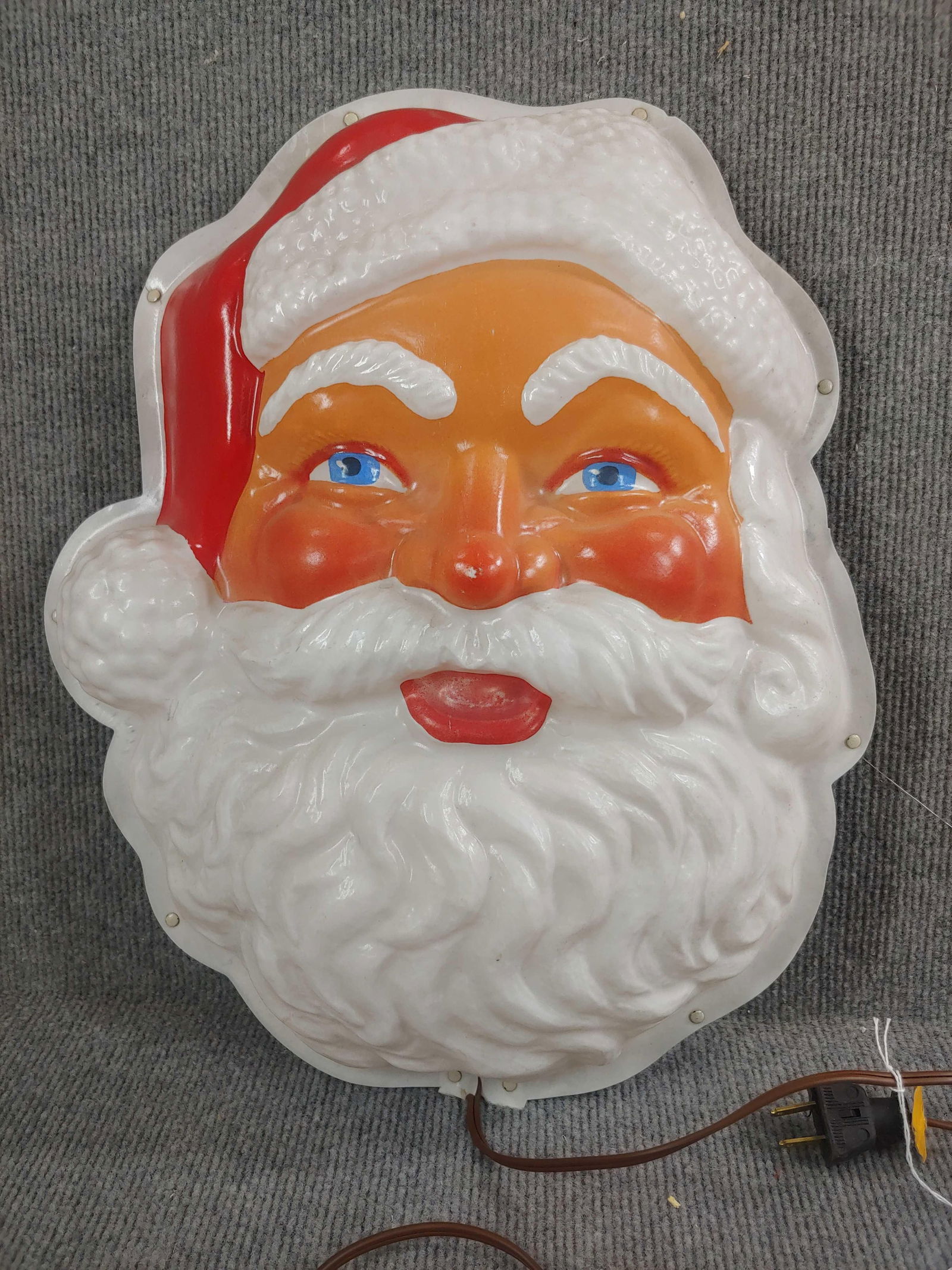 Paramount Blow Mold Santa (1 of 3)