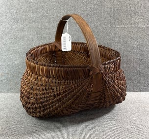 Primitive Buttocks Gathering Basket
