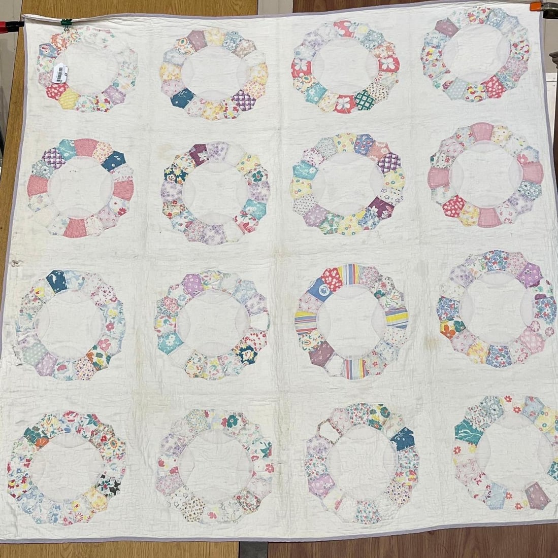 1930s Dresden Plate Hand Stitched Quilt (1 of 4)