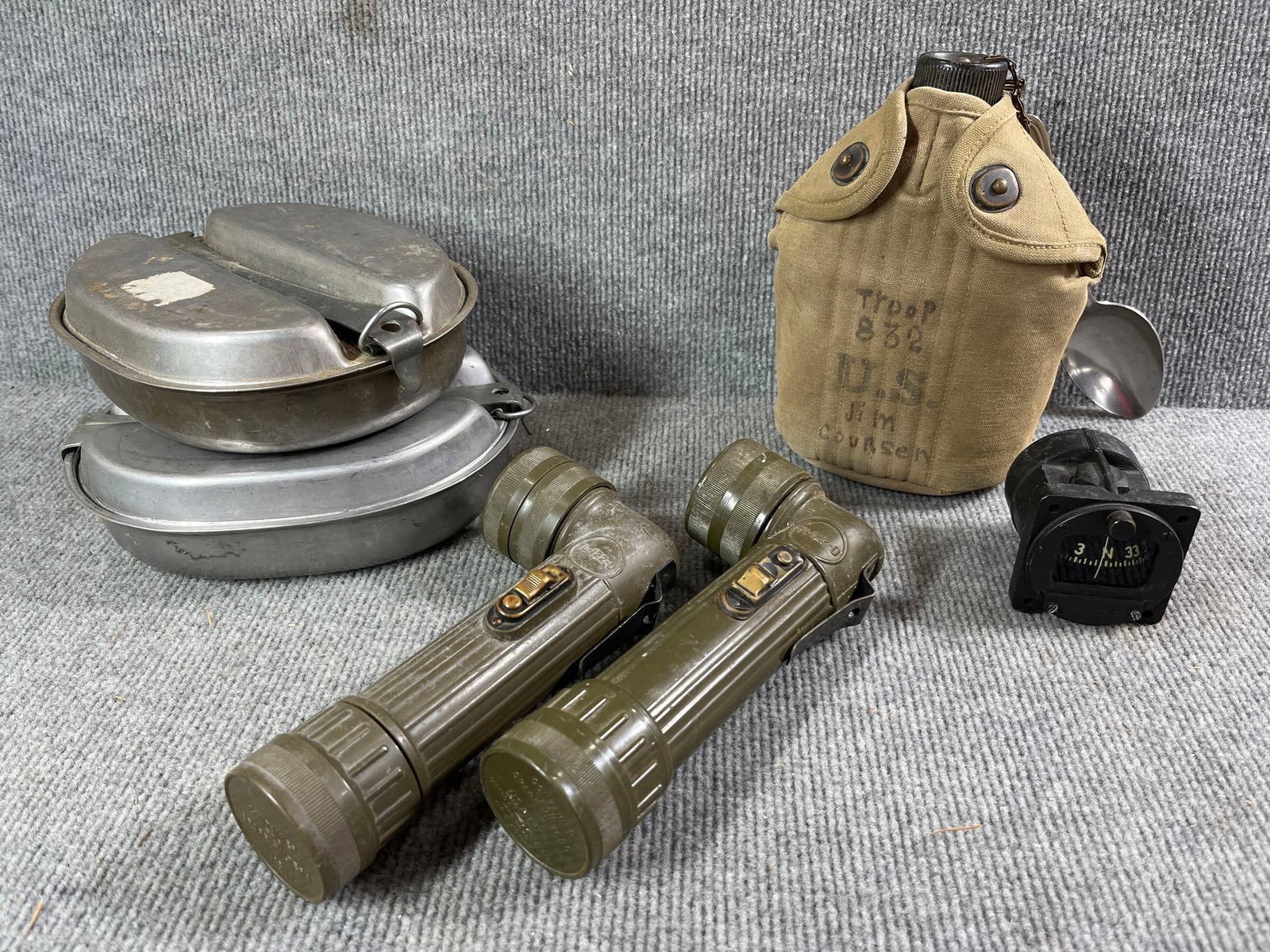 US Military Canteens, Utensils, flashlights, and mess kits: .