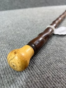 Twist Walnut & Natural material Cane