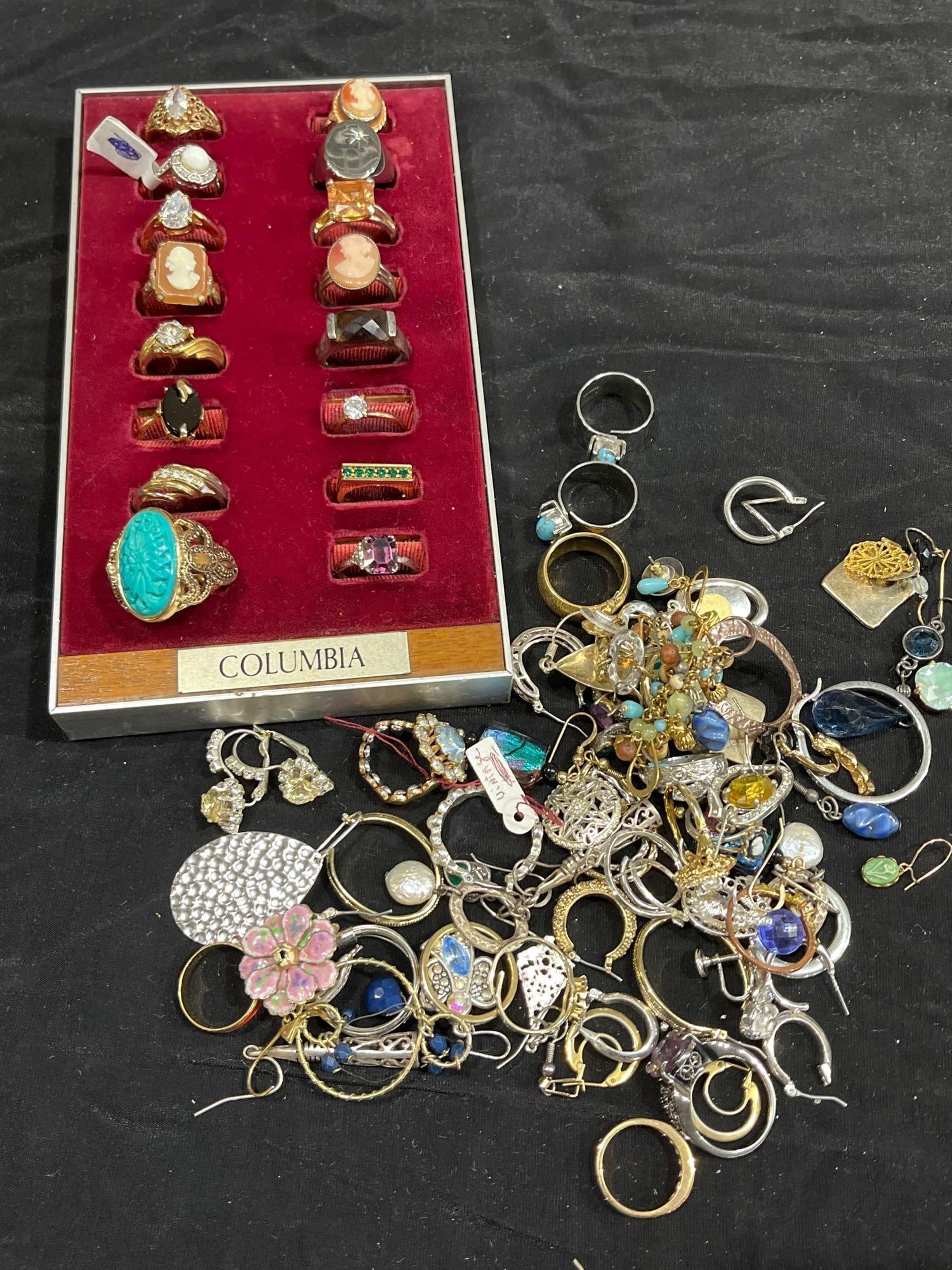 Wonderful Ladies Fashion and Antique rings (1 of 5)