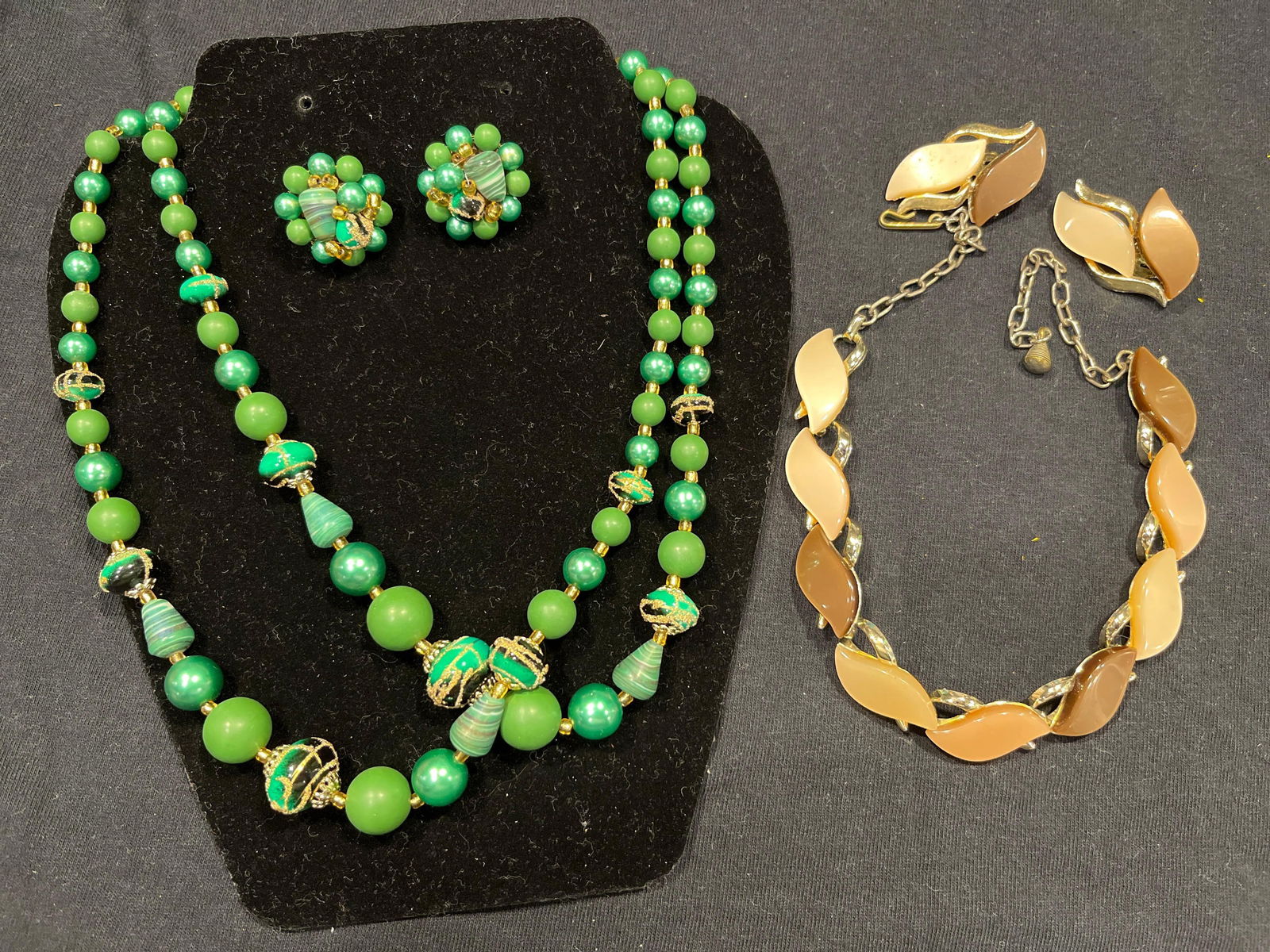 MID CENTURY NECKLACE AND EARRING SETS (1 of 5)