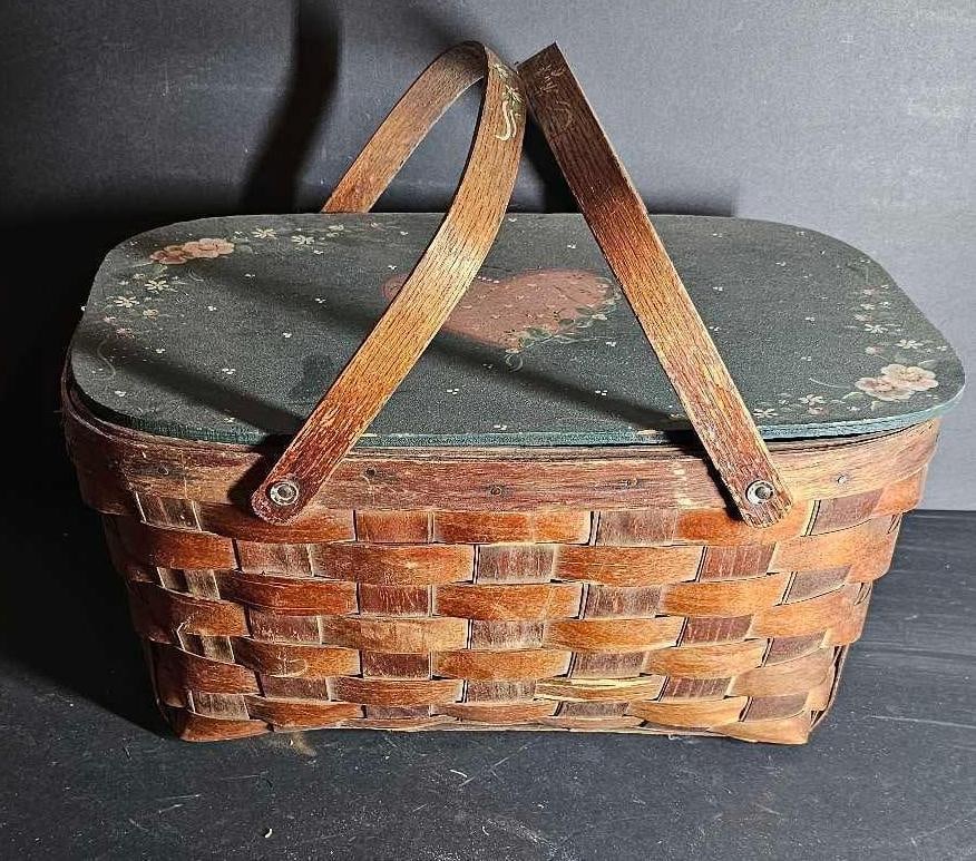 GREAT PAINTED PICNIC BASKET (1 of 3)