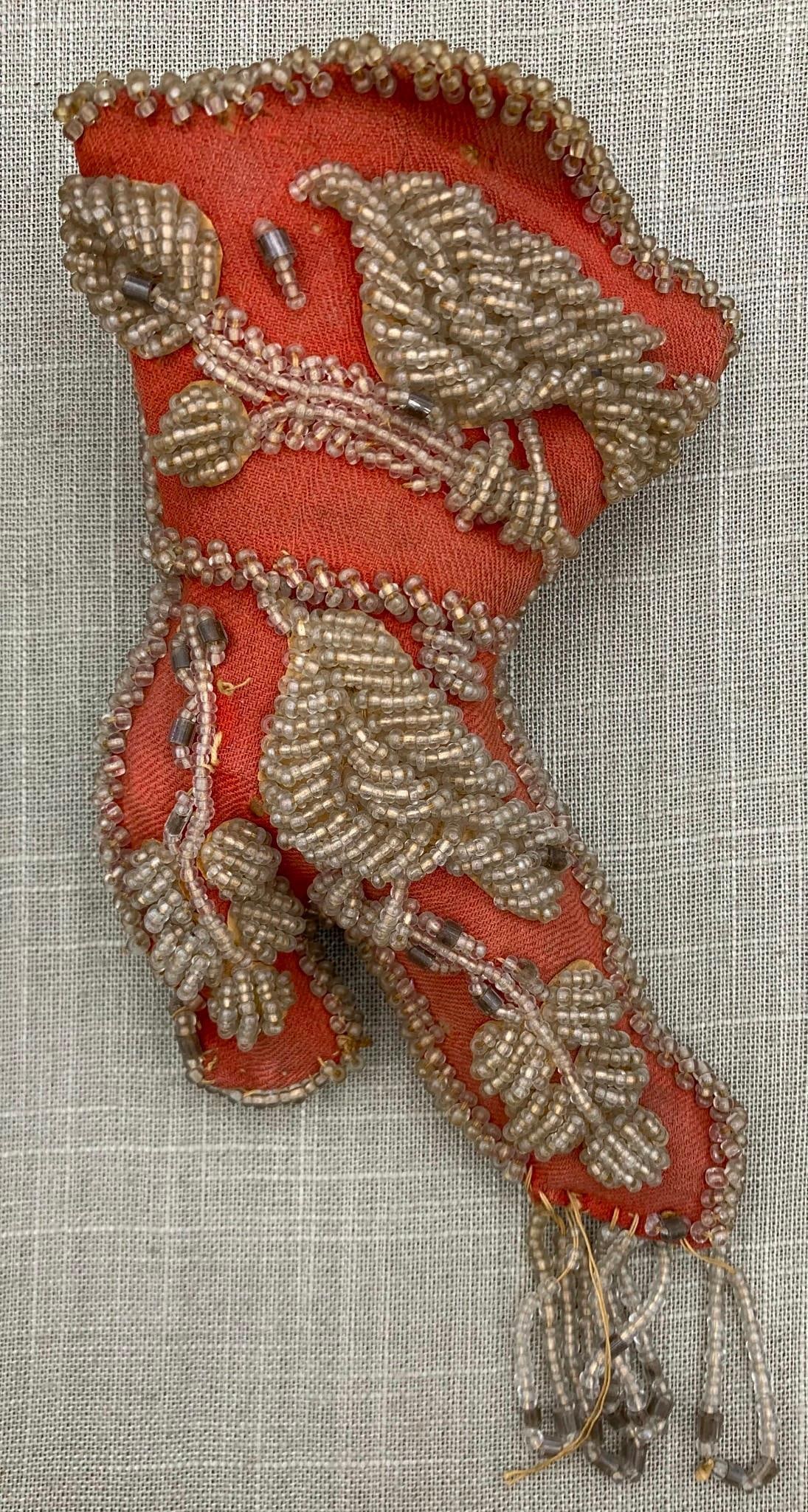 Antique Large Size Native American Indian Iriquois Beaded Bird Boot Wall Pocket (1 of 6)