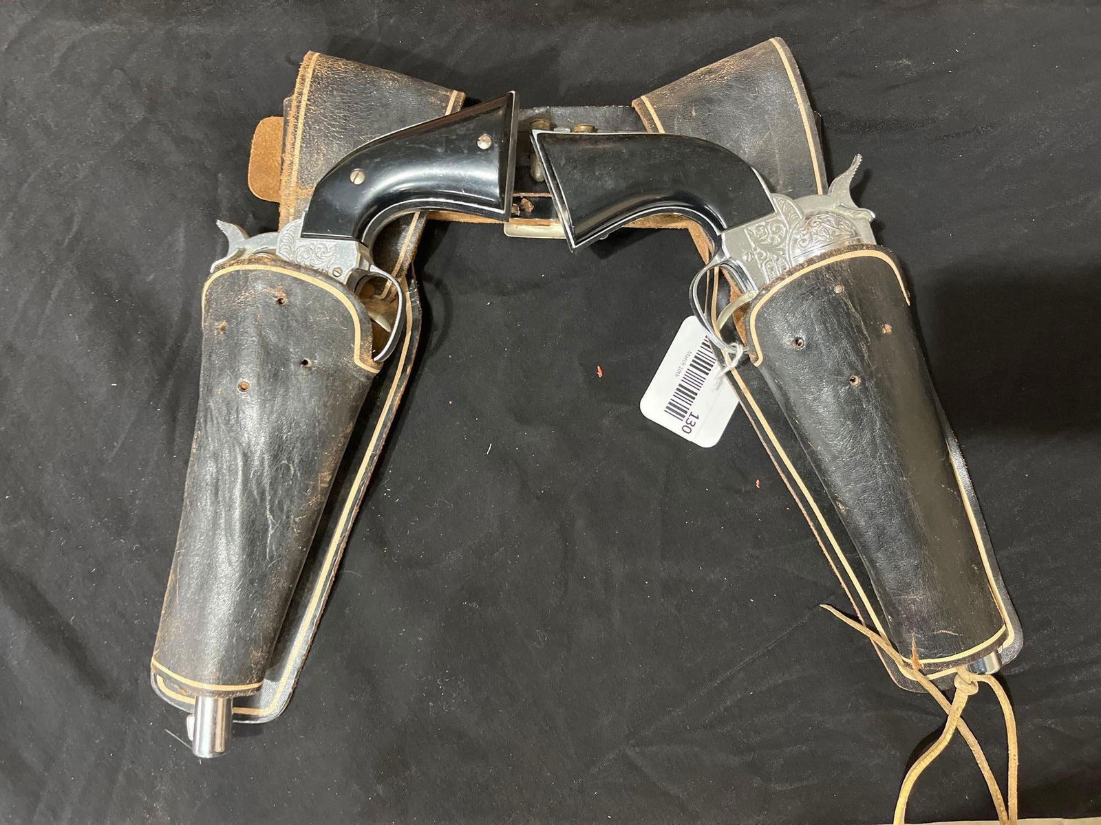 Large 12 IN 1950s Hubley Cap Guns in Holster (1 of 6)