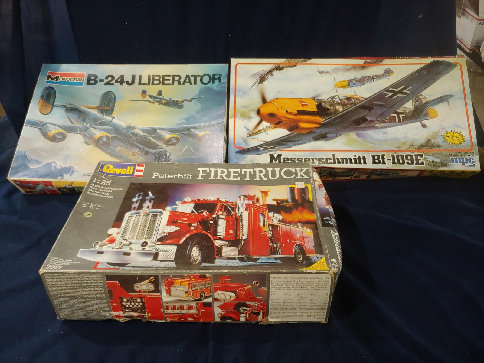 Fighter Planes & Fire Truck Models (1 of 4)