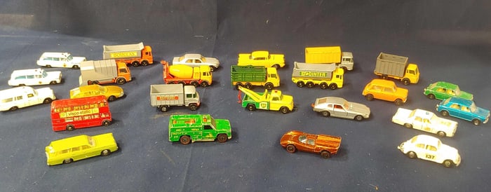 25 PC Hot Wheels, Matchbox, and Lesney Cars