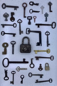 32 pc Antique to Vintage Skeleton, Jail, Folding, Trunk, Safe Key & Padlock Collection