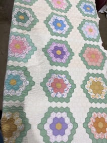 Fantastic 1930s Flower Garden Quilt