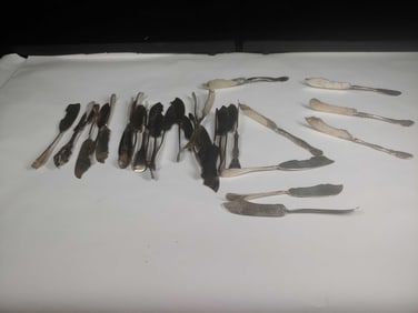 30- Twisted Design Butter Knives