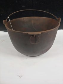 Cast Iron 4 QT Pot
