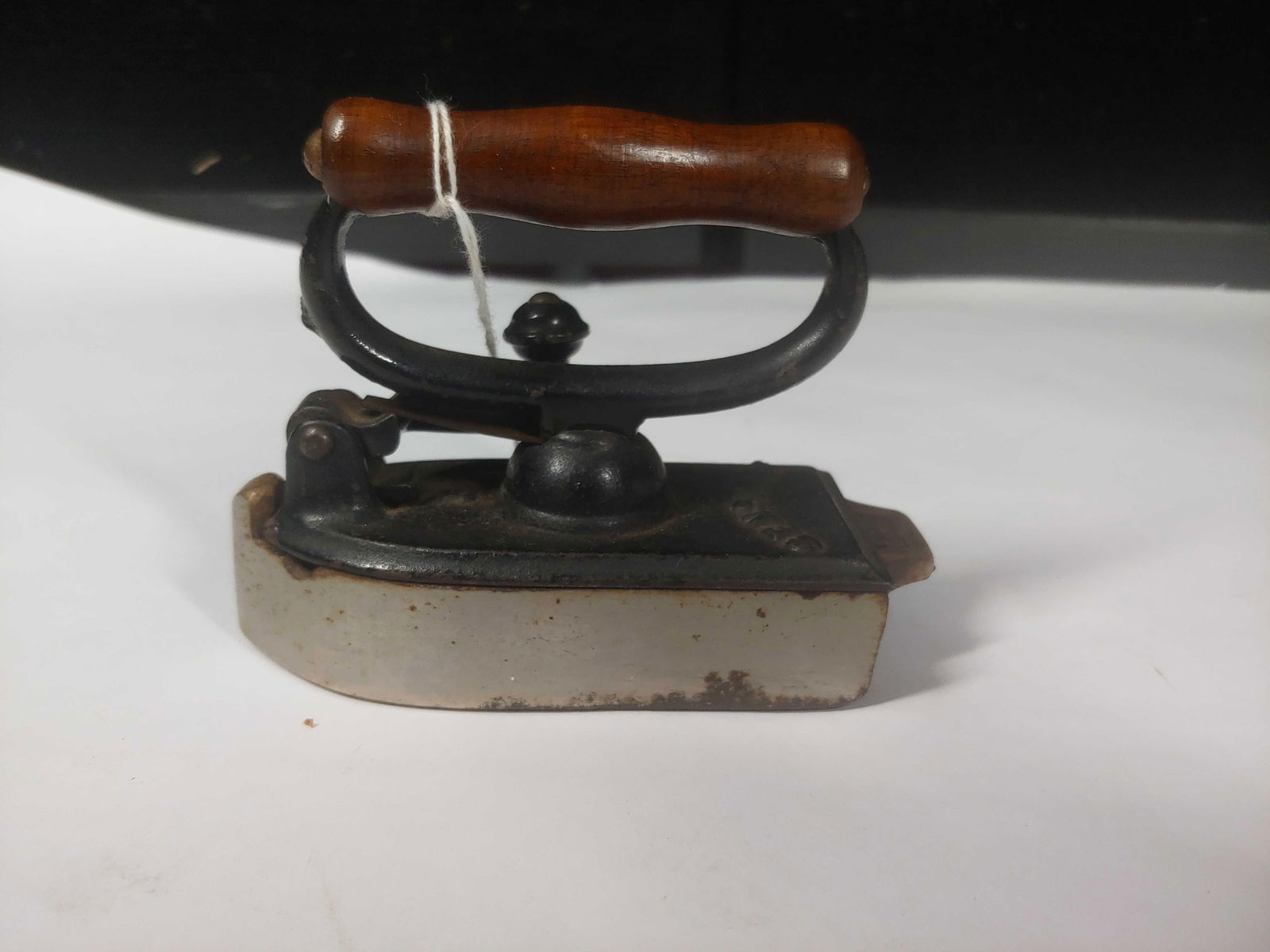 Sensible Miniature Iron w/ Trivet (1 of 4)