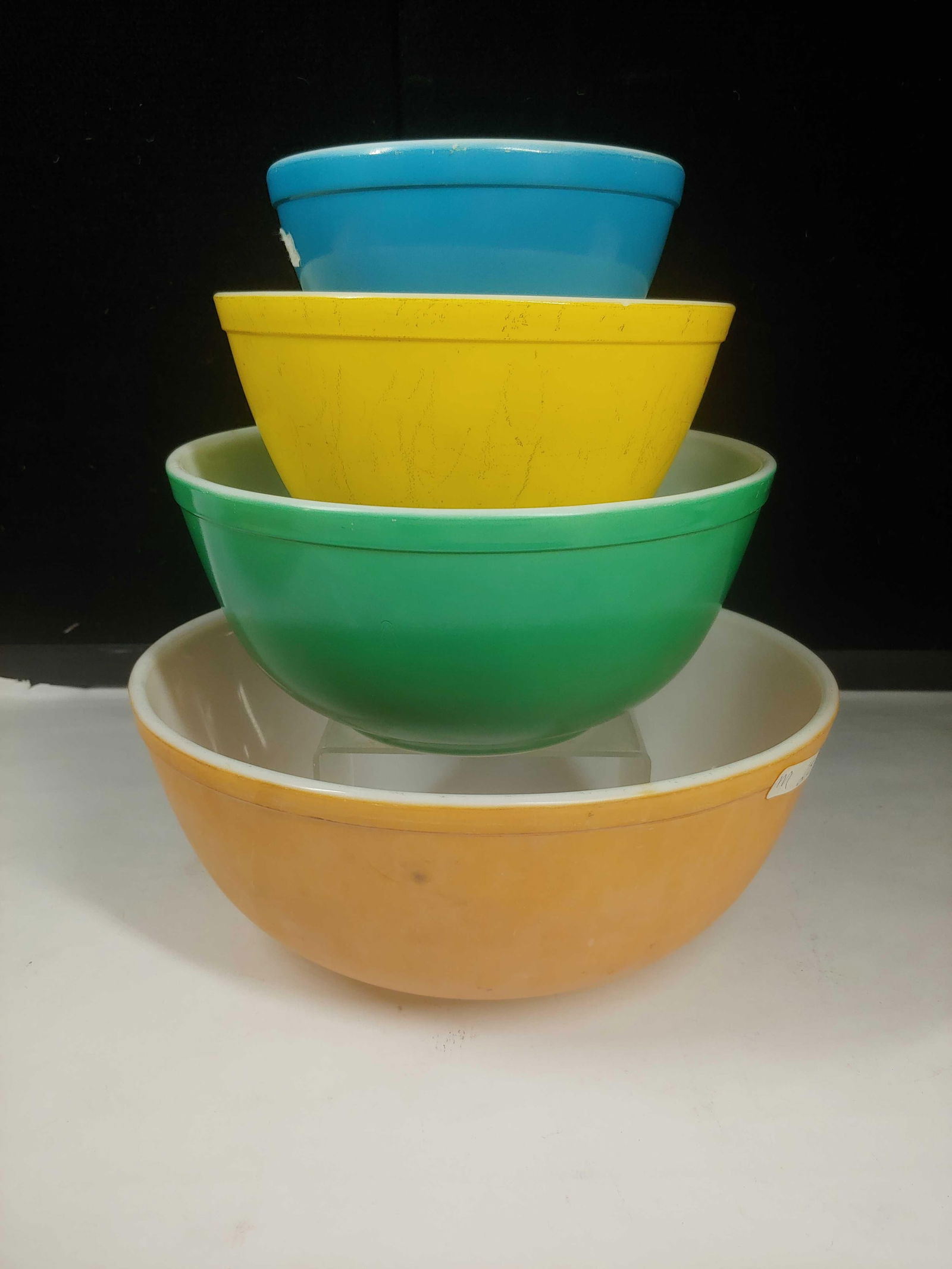 Pyrex Nesting Bowl Set (1 of 3)