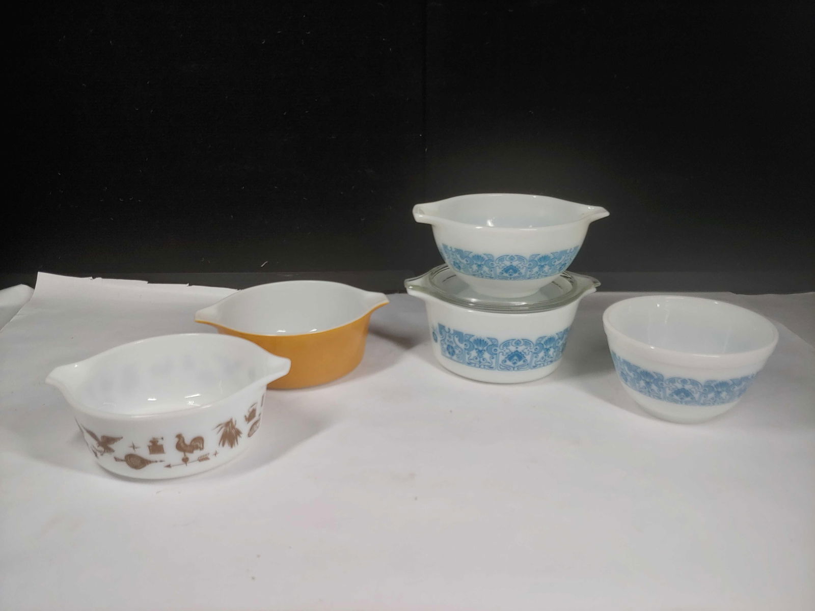 Horizon Blue & Americana Pyrex Dishes (1 of 3)