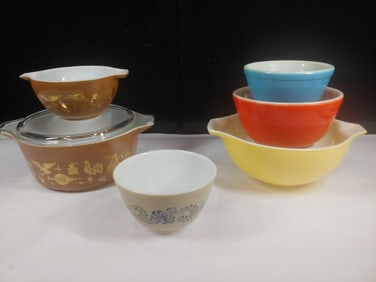 Pyrex Mixing Bowls & Covered Dish