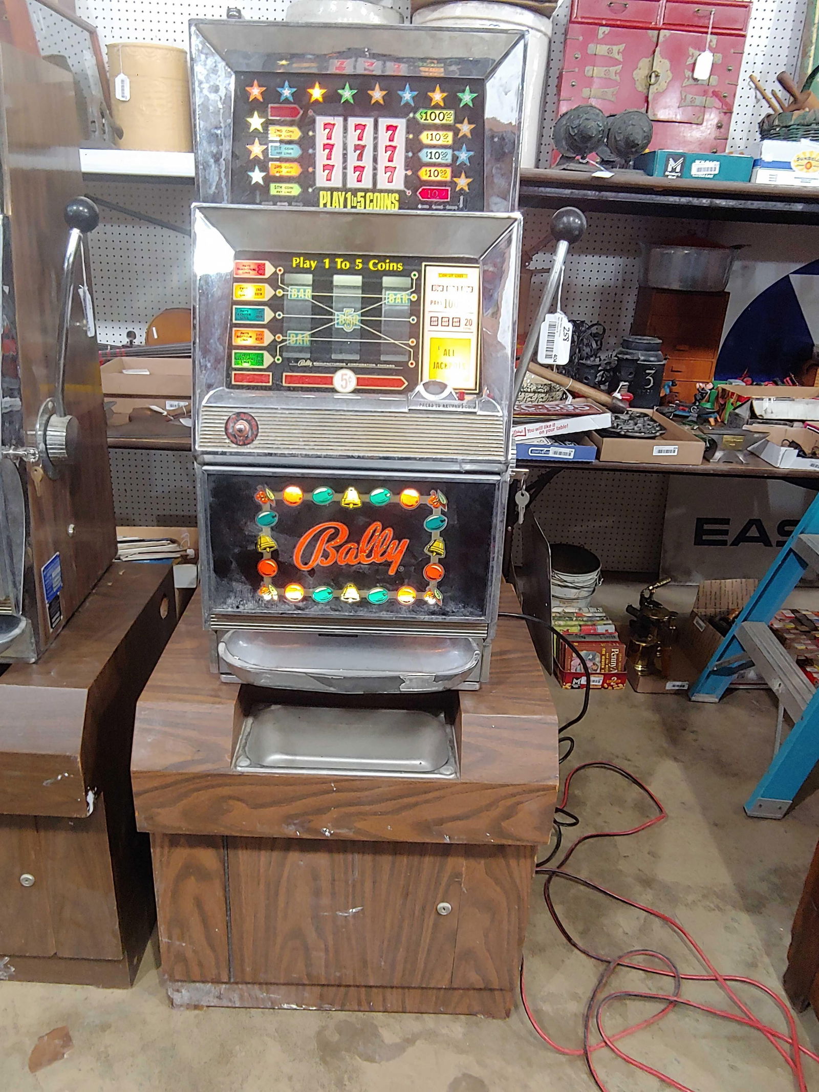 Bally 777 Slot Machine (1 of 3)