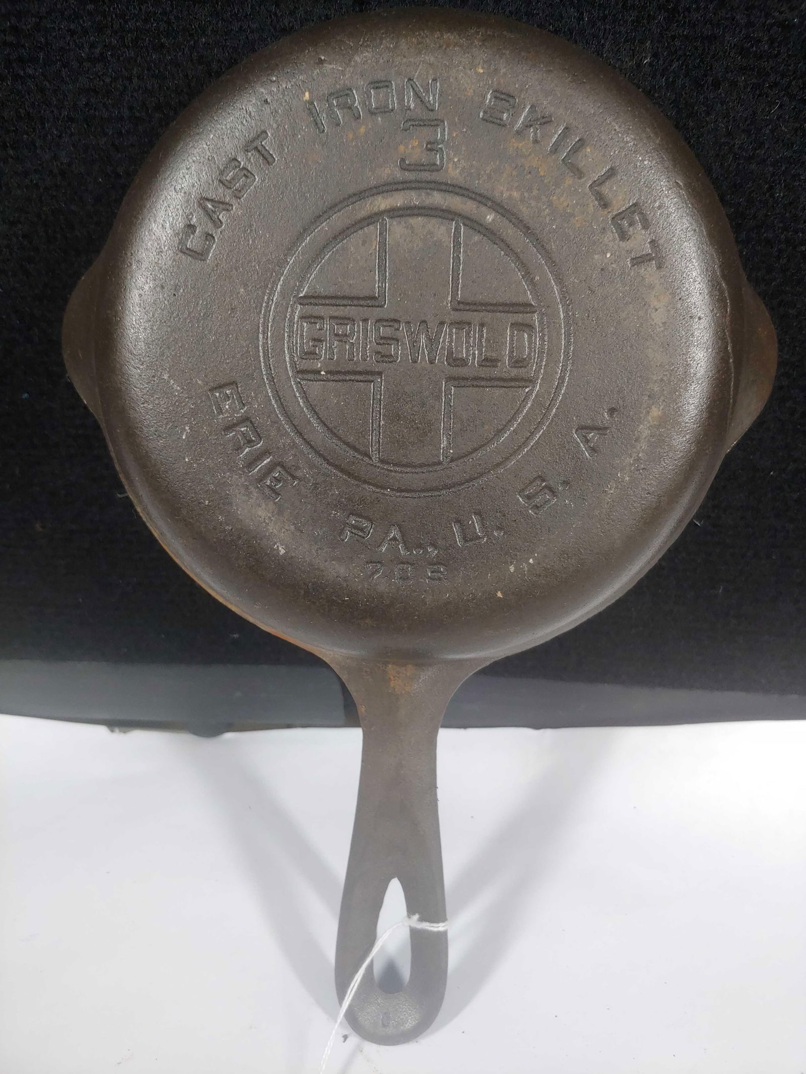 Griswold #3 Skillet (1 of 4)