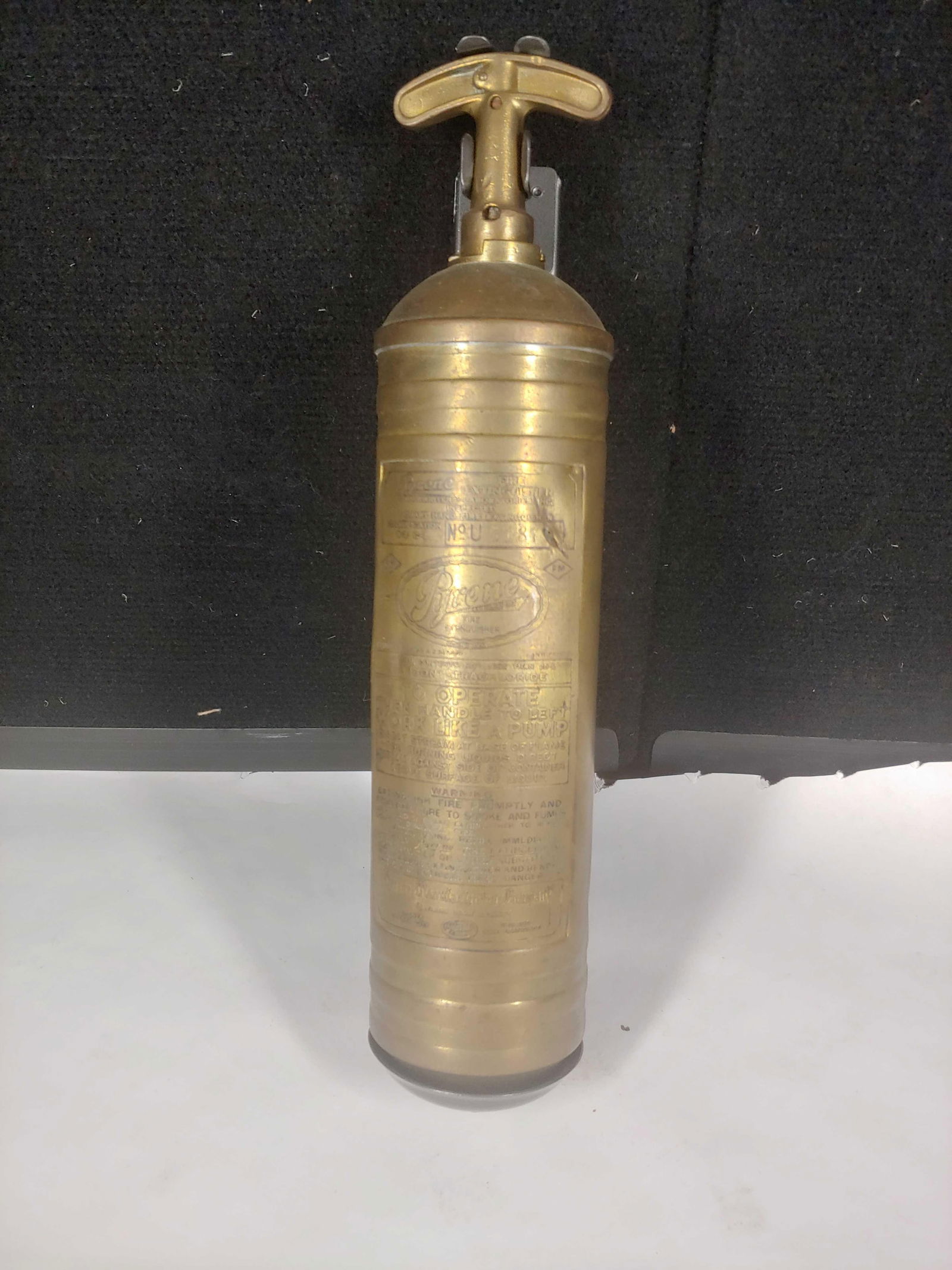 Pyrene Brass Fire Extinguisher (1 of 5)
