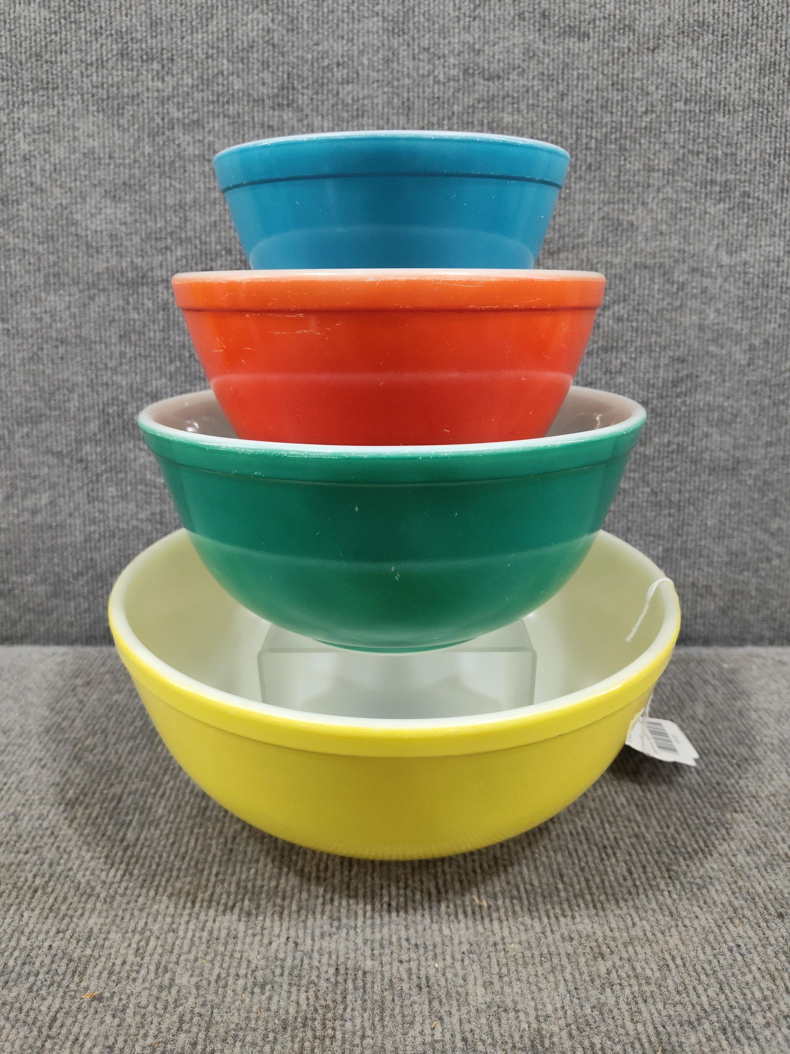 Pyrex Primary Colors Nesting Bowl Set: A good clean set