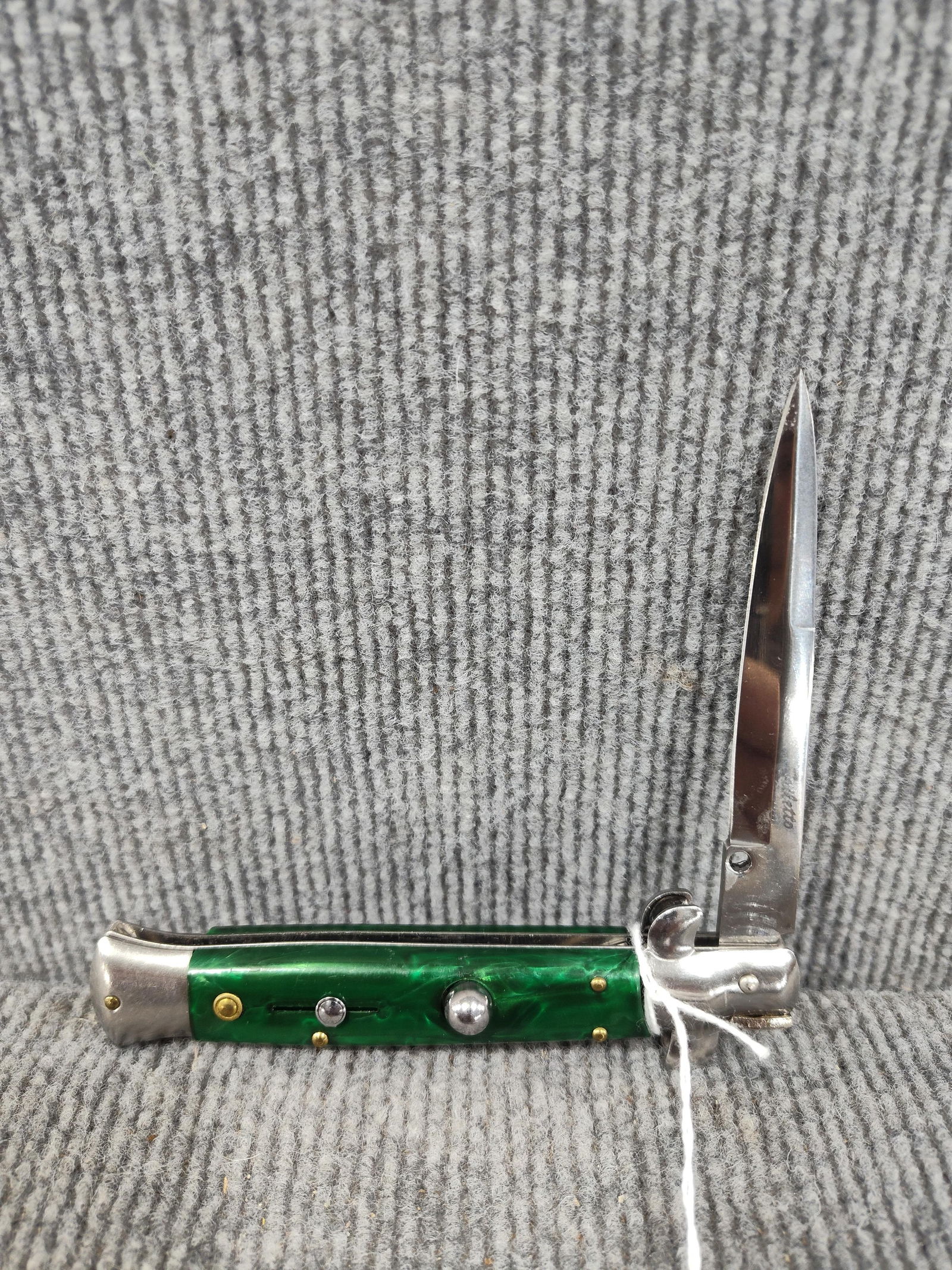 Stiletto Switchblade- Green Swirl Handle Handle (1 of 3)
