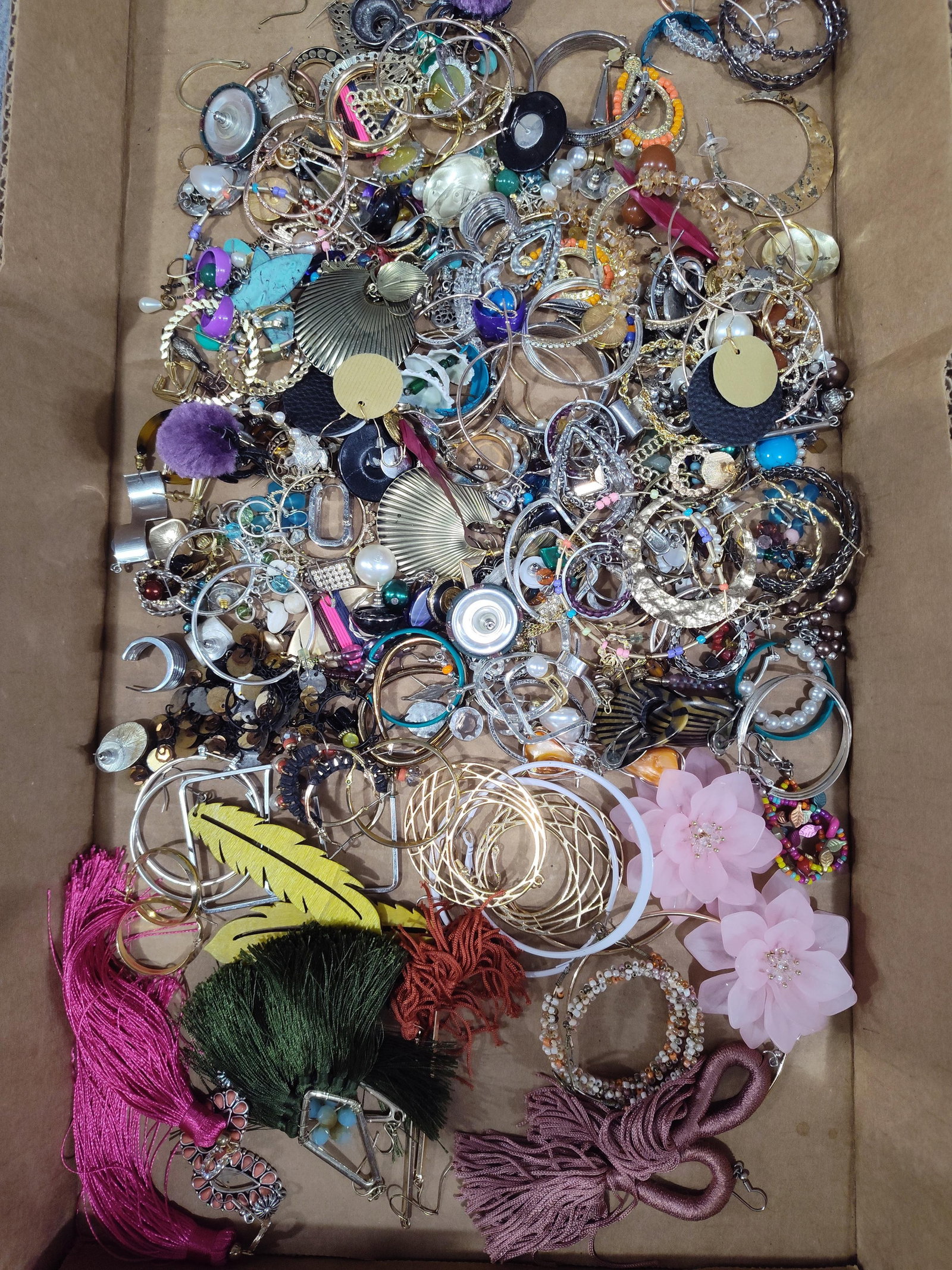 Large Lot of Fashion Earrings: .