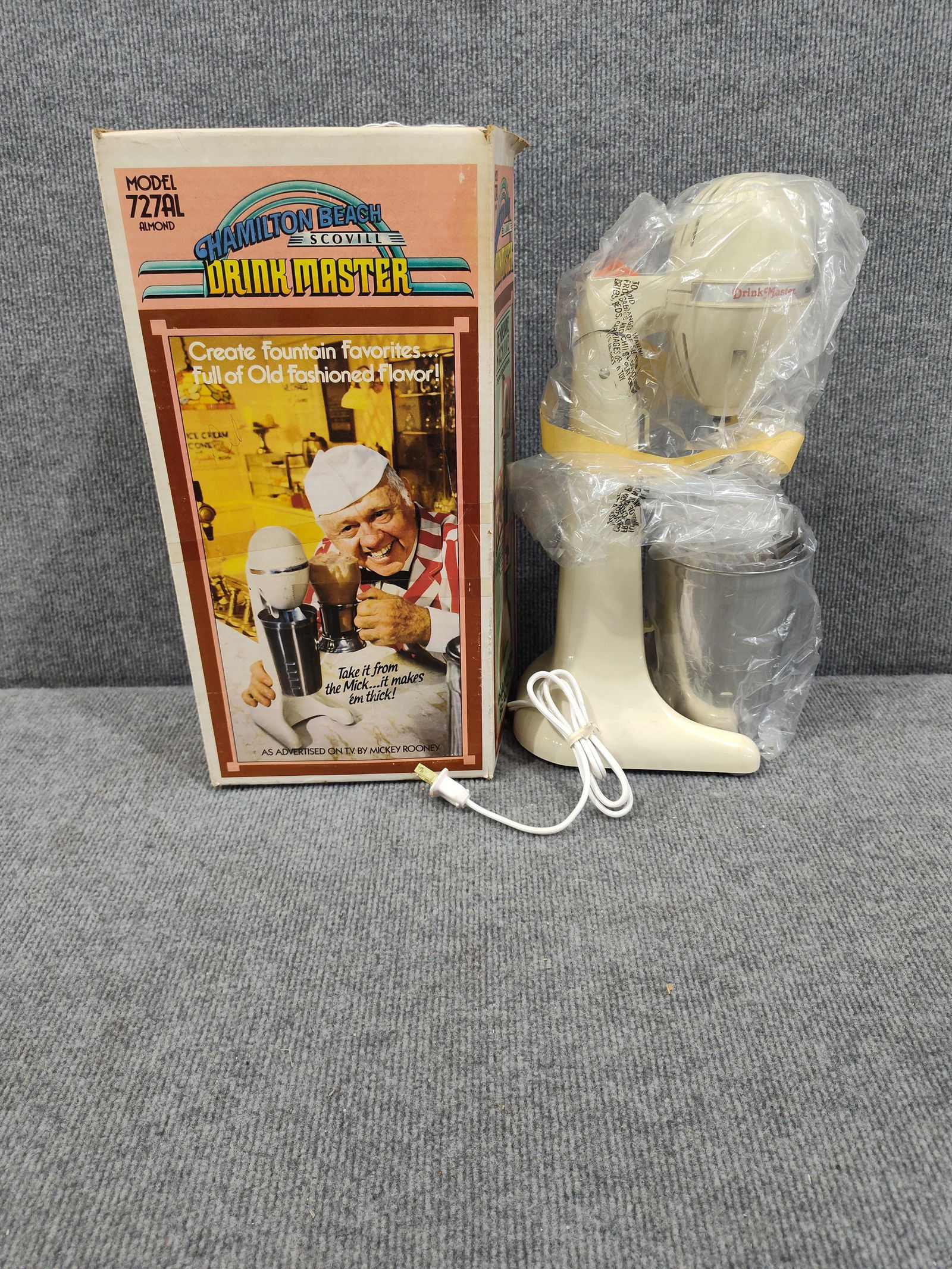 Hamilton Beach Drinkmaster Milkshake Machine (1 of 2)