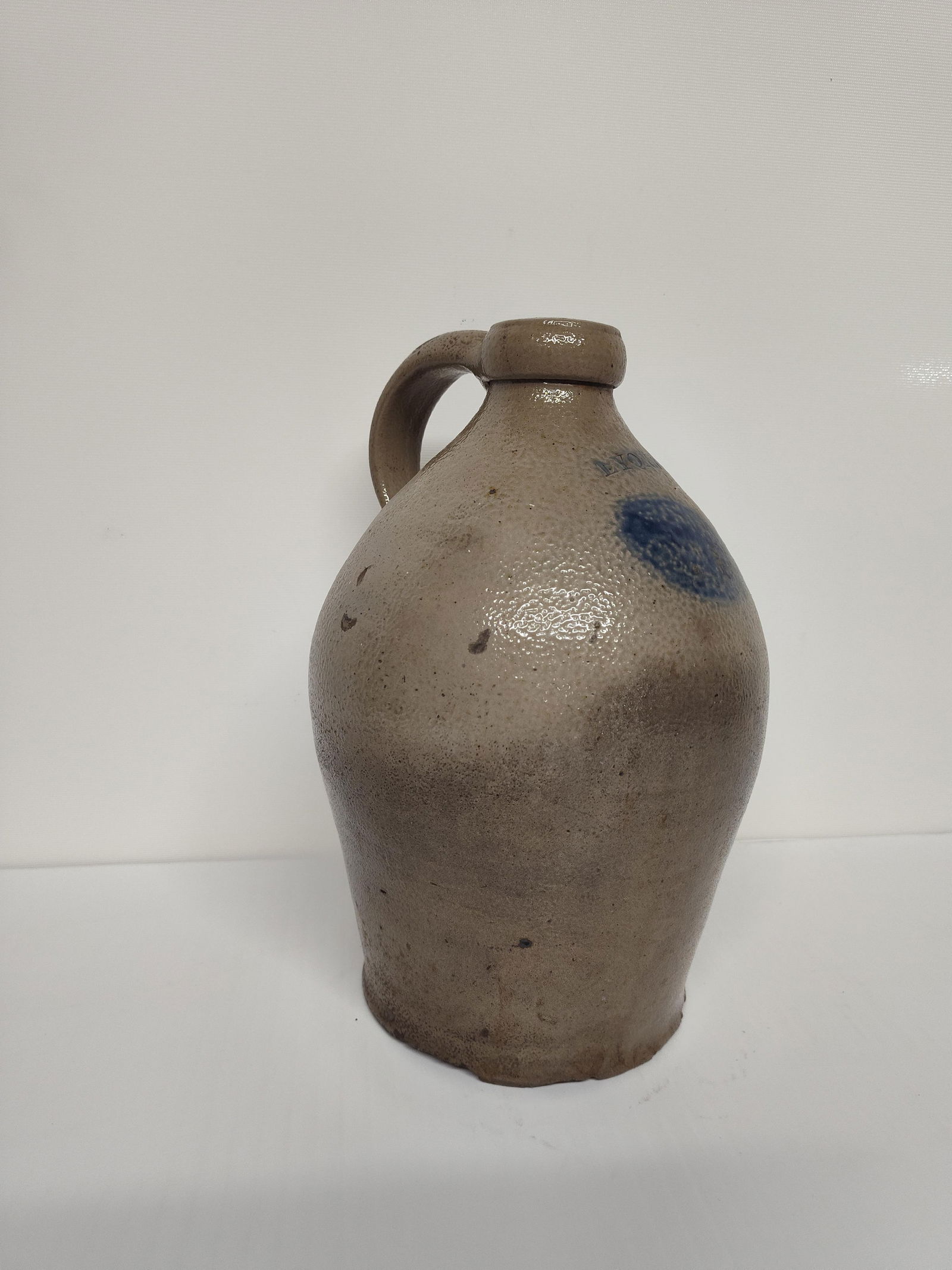 Lyons Stoneware Jug (1 of 5)