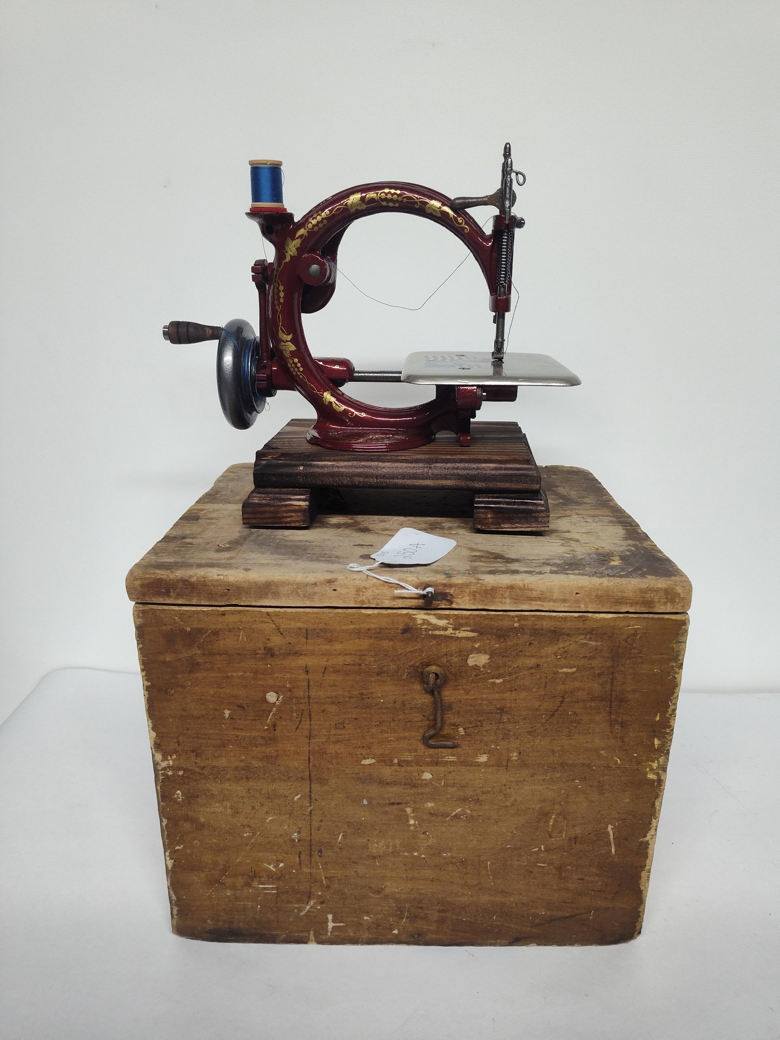 Willcox & Gibbs Hand Crank Sewing Machine (1 of 5)
