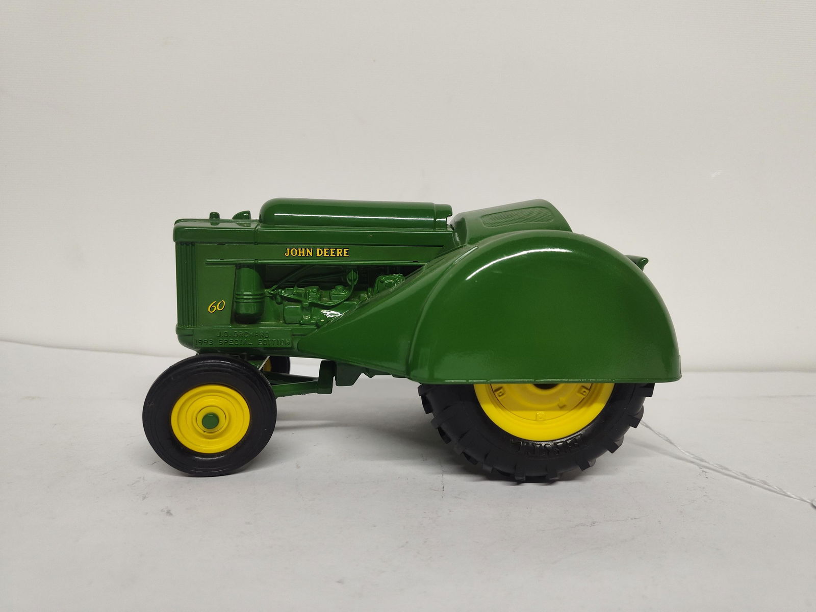 ERTL JOHN DEERE WF MODEL 60 ORCHARD TRACTOR SCALE MODEL SPECIAL 1993 COLLECTOR EDITION (1 of 5)